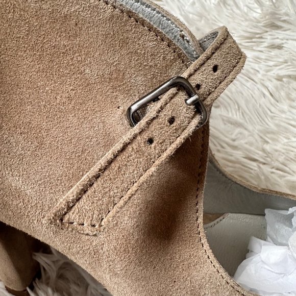New Eric Michaels Tan Suede Cali Ankle Strap Pump Sz 36 US 6 - Picture 4 of 9